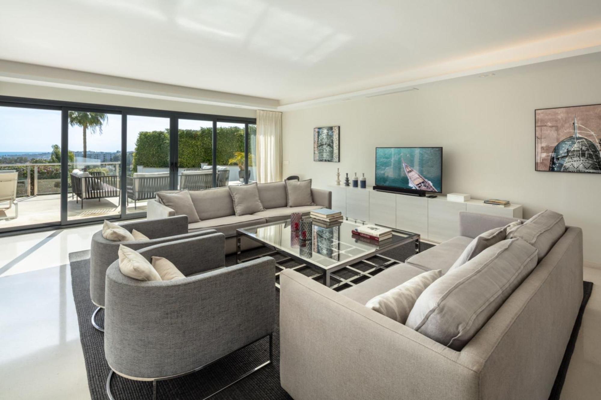 About Breeze Villa *